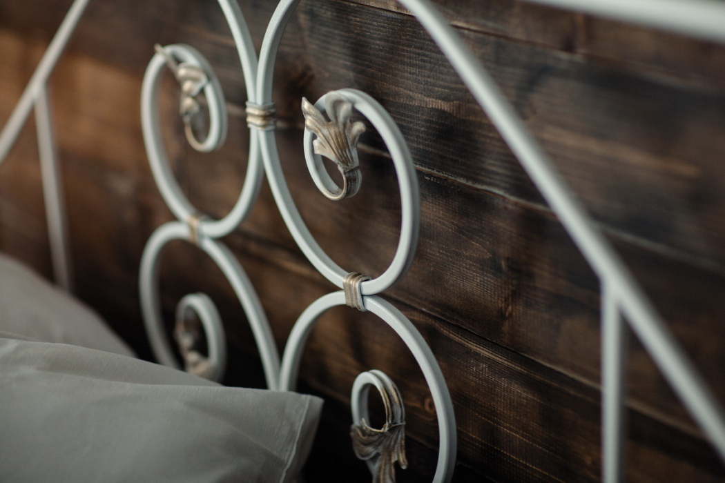 Кованые кровати, Кованая кровать Камелия 1.8 с двумя спинками